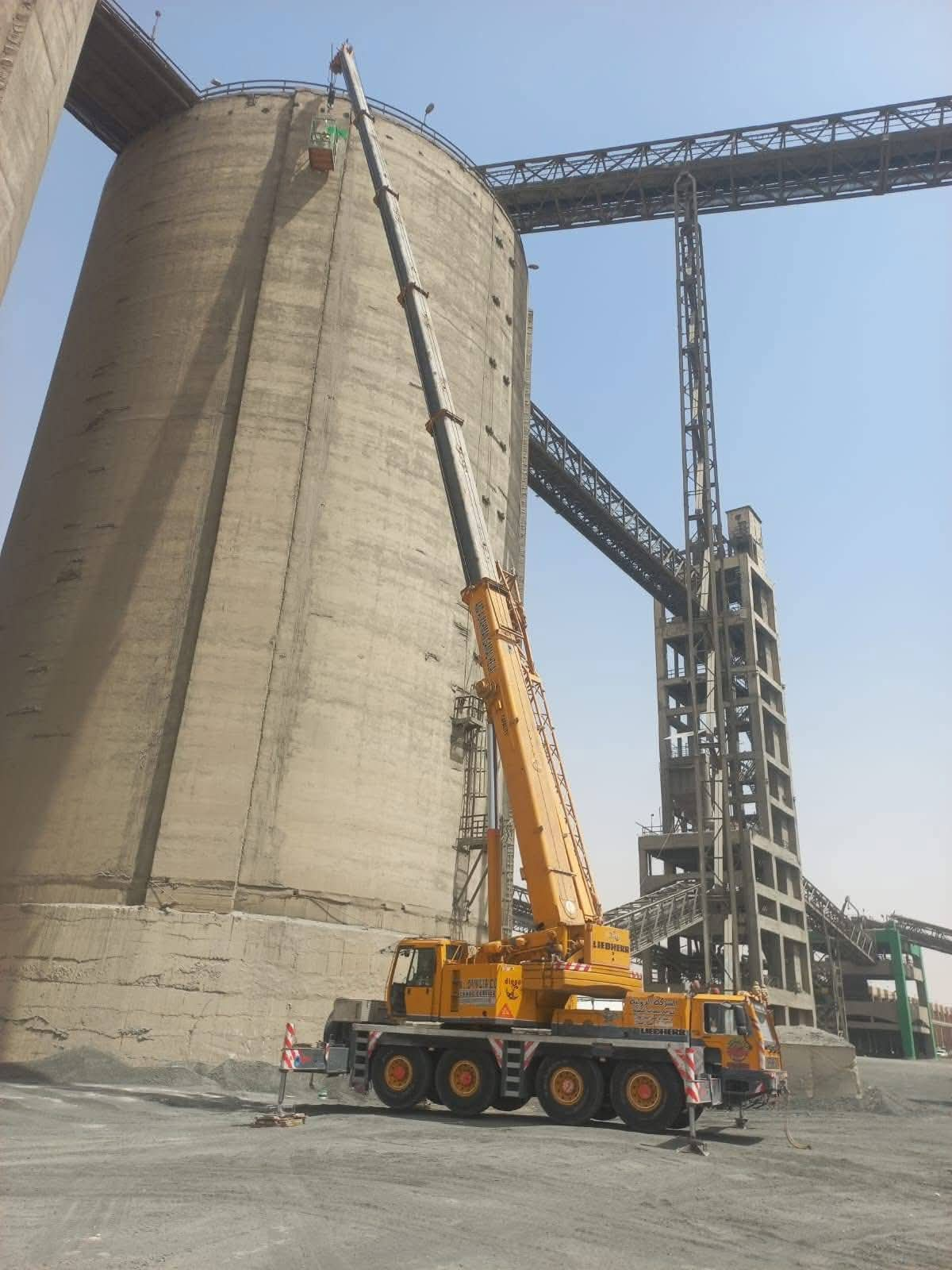 أونش Liebherr تلسكوبي لأعمال الصوامع
